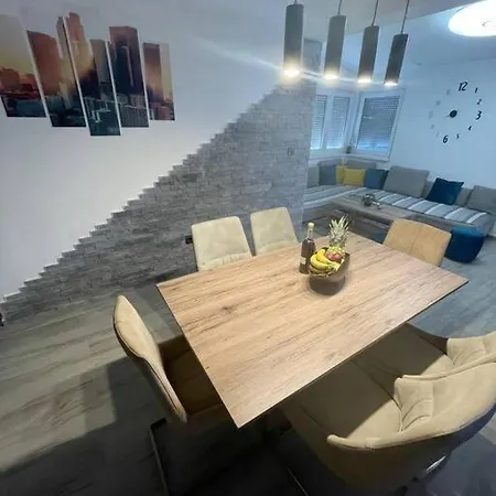 아파트 Apartmant Lightnes *